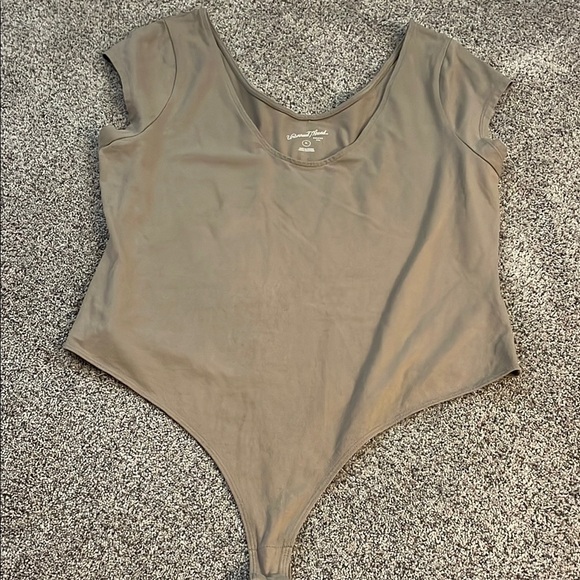 ⭐️ 3/$20 Universal thread olive green body suit XL - Picture 1 of 3